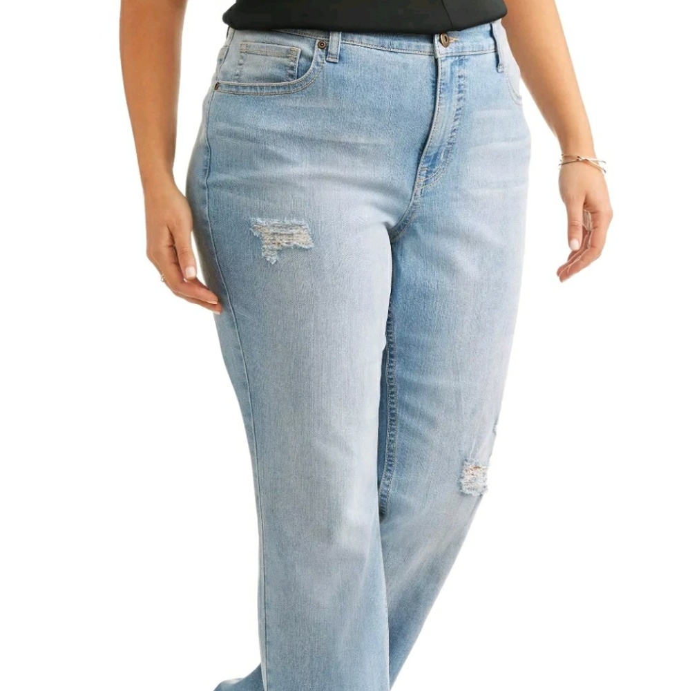 Plus Distressed Jeans. Last pair!!!!❤️🤷